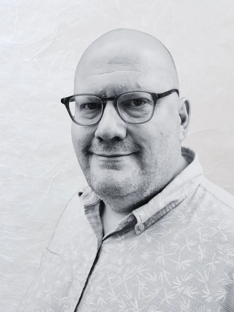 Black and white portrait of Justin Clark