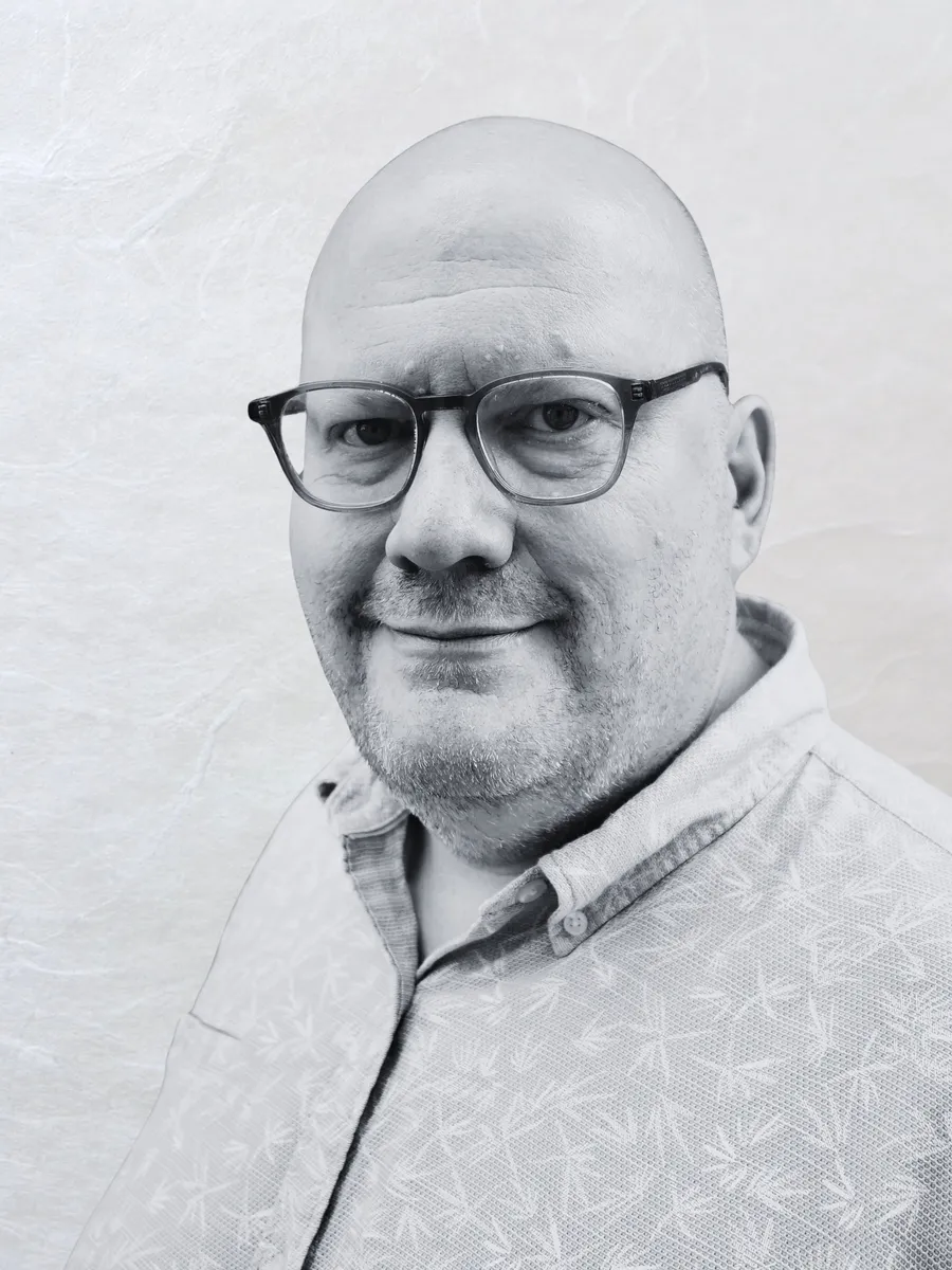 Black and white portrait of Justin Clark